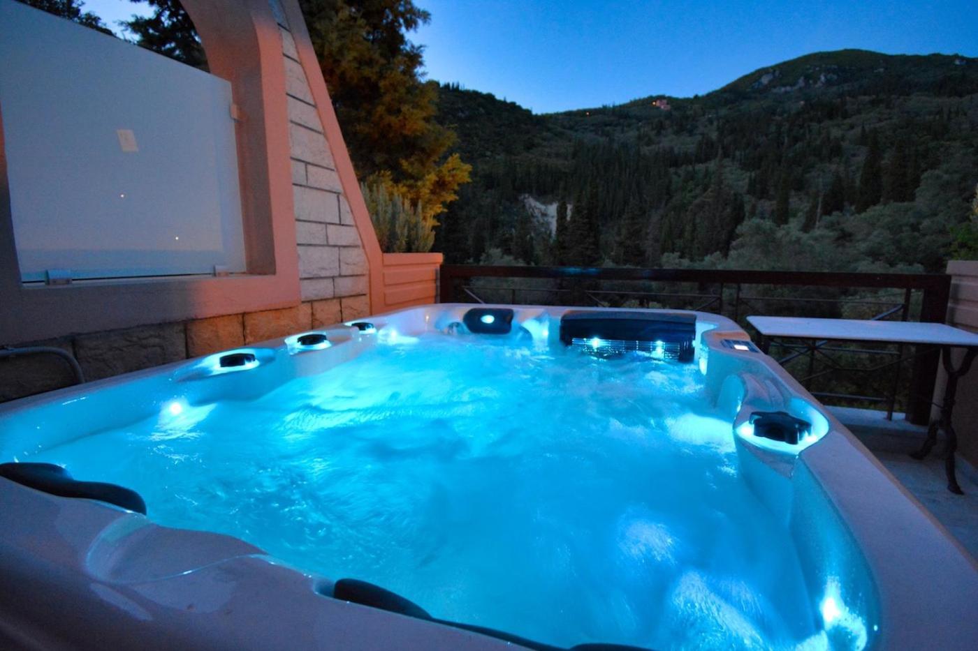 Doliva John Private Jacuzzi *