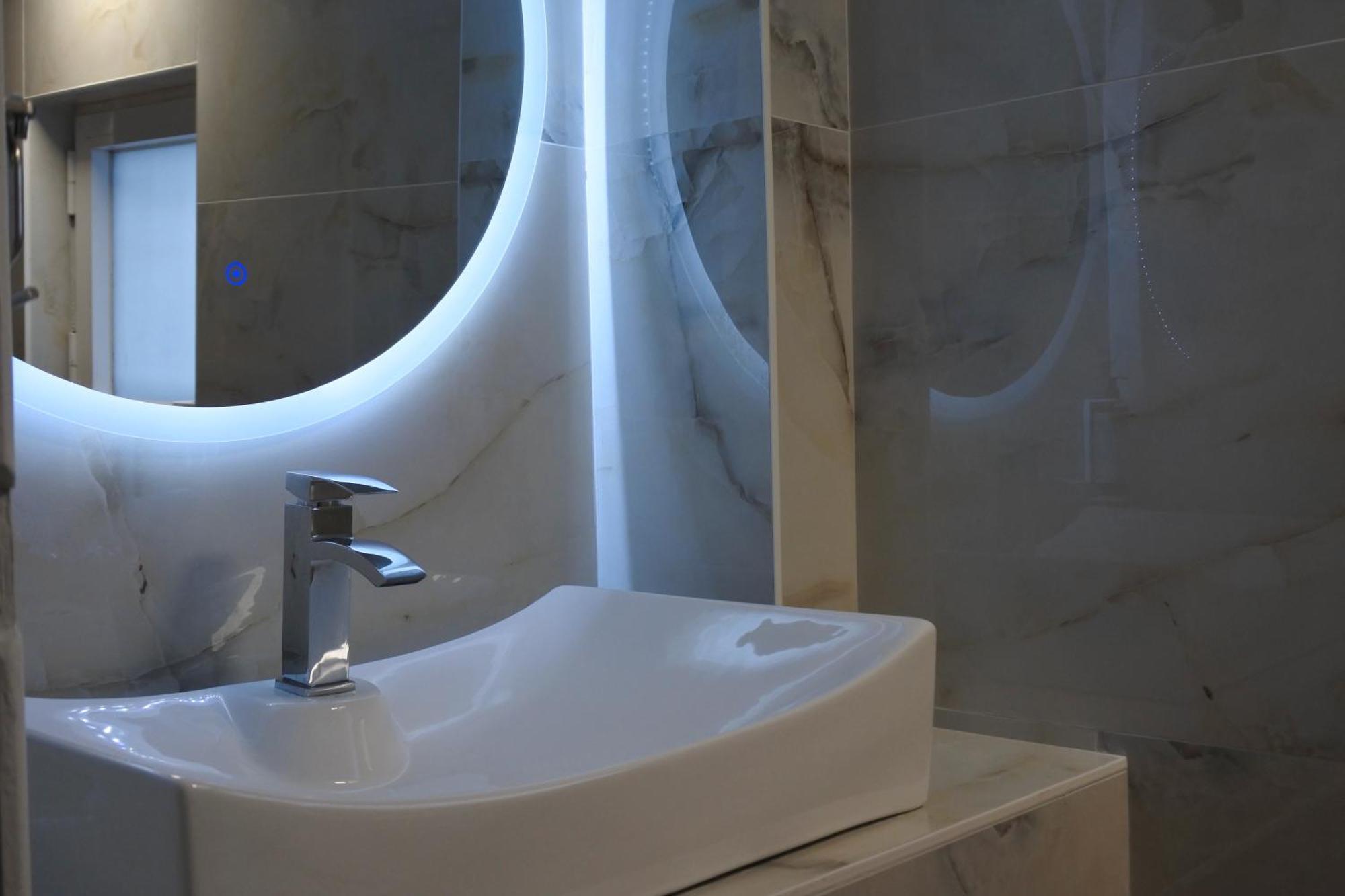 Doliva John Private Jacuzzi Apartament *